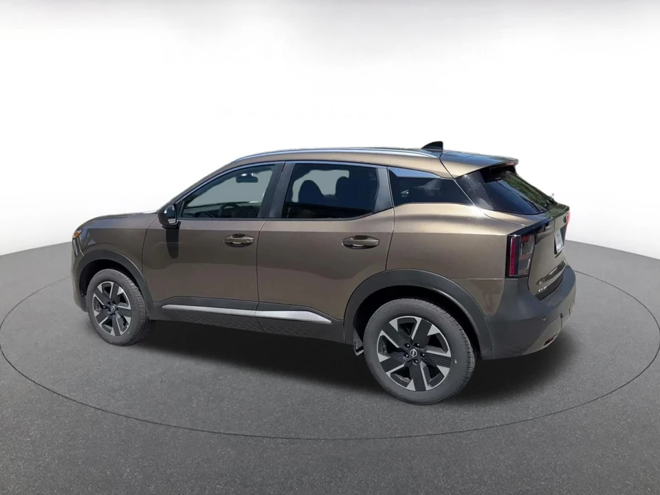 2026 Nissan Kicks - Image 9 of 31
