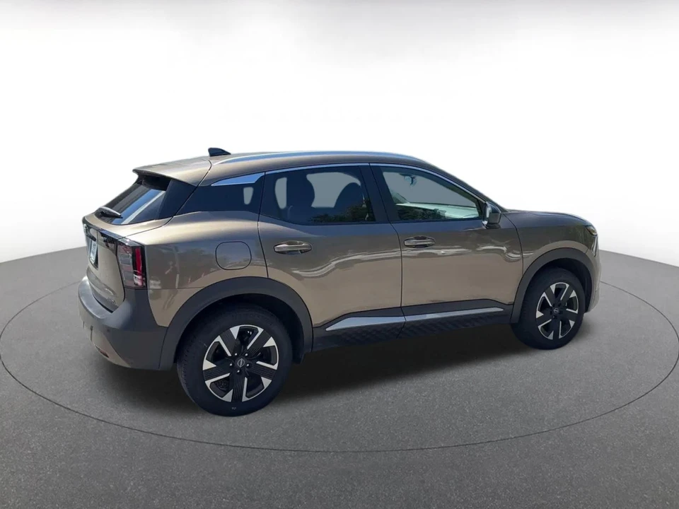 2026 Nissan Kicks - Image 15 of 31