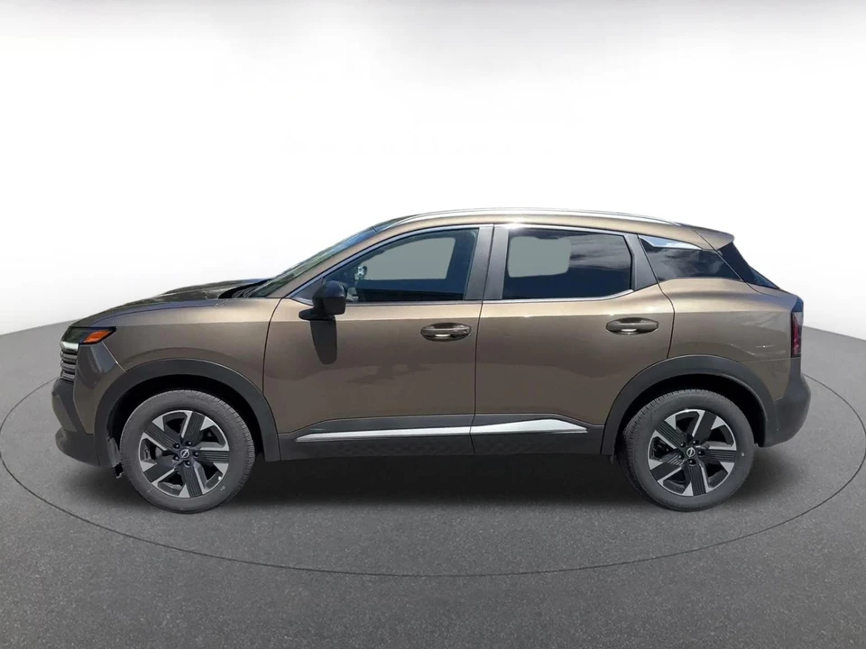 2026 Nissan Kicks - Image 8 of 31