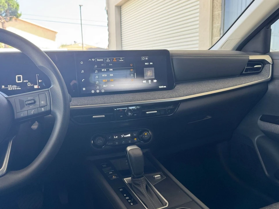 2026 Nissan Kicks - Image 21 of 31