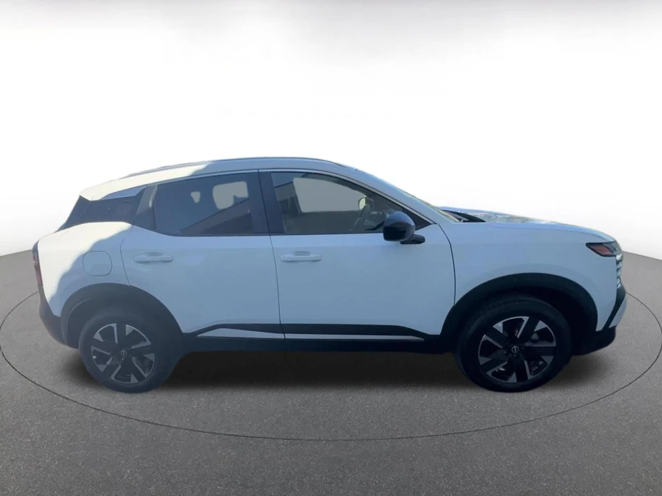 2026 Nissan Kicks - Image 17 of 31