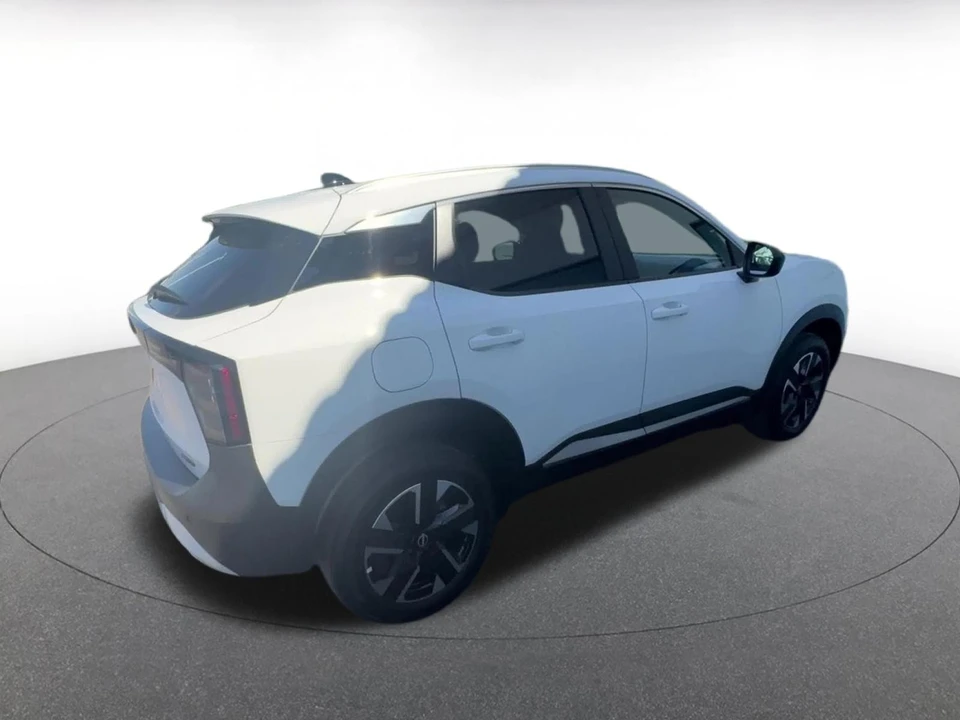 2026 Nissan Kicks - Image 16 of 31