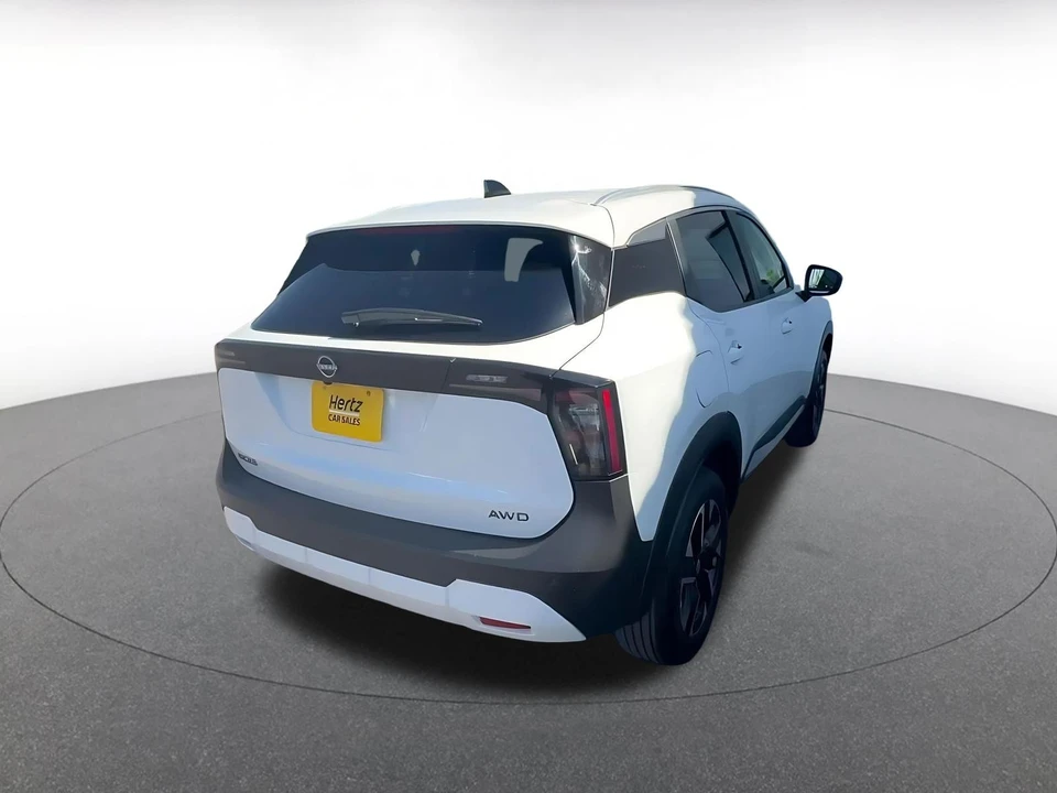 2026 Nissan Kicks - Image 15 of 31
