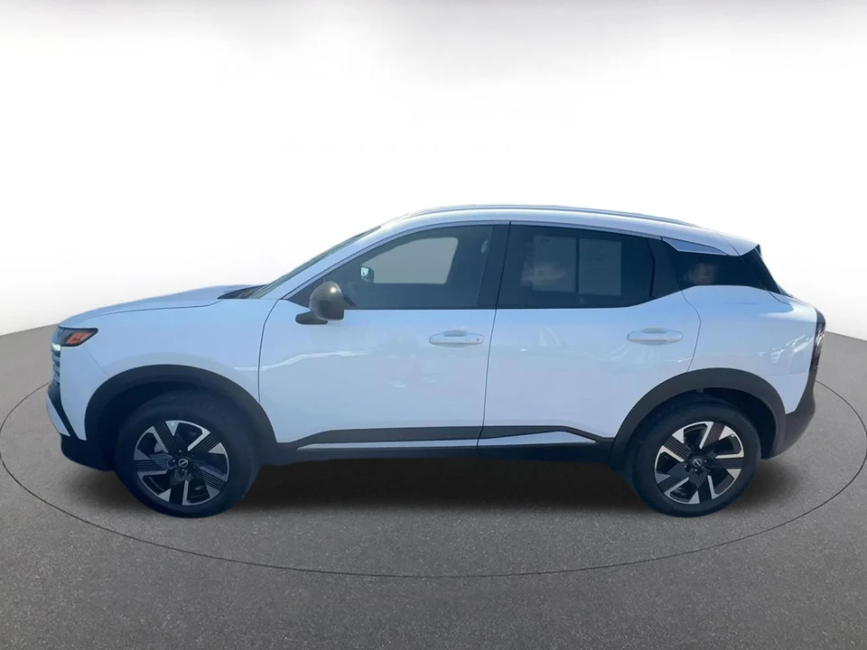 2026 Nissan Kicks - Image 9 of 31
