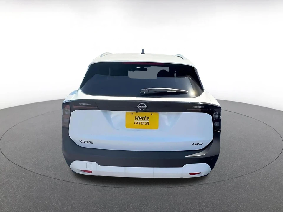 2026 Nissan Kicks - Image 14 of 31
