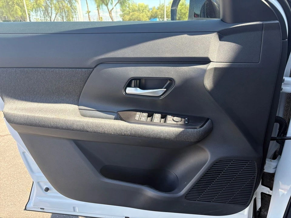 2026 Nissan Kicks - Image 20 of 31