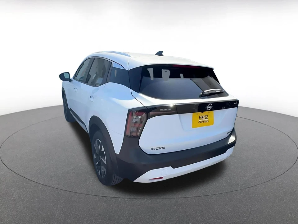 2026 Nissan Kicks - Image 12 of 31