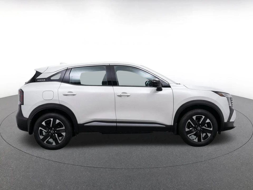 2026 Nissan Kicks - Image 12 of 24
