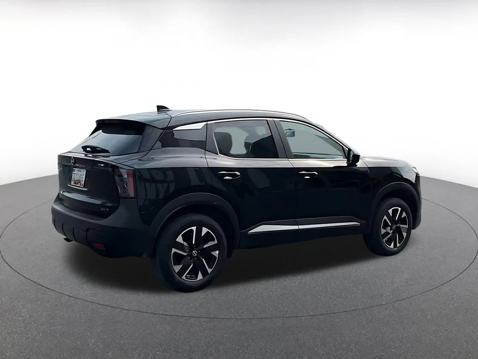 2026 Nissan Kicks - Image 16 of 31