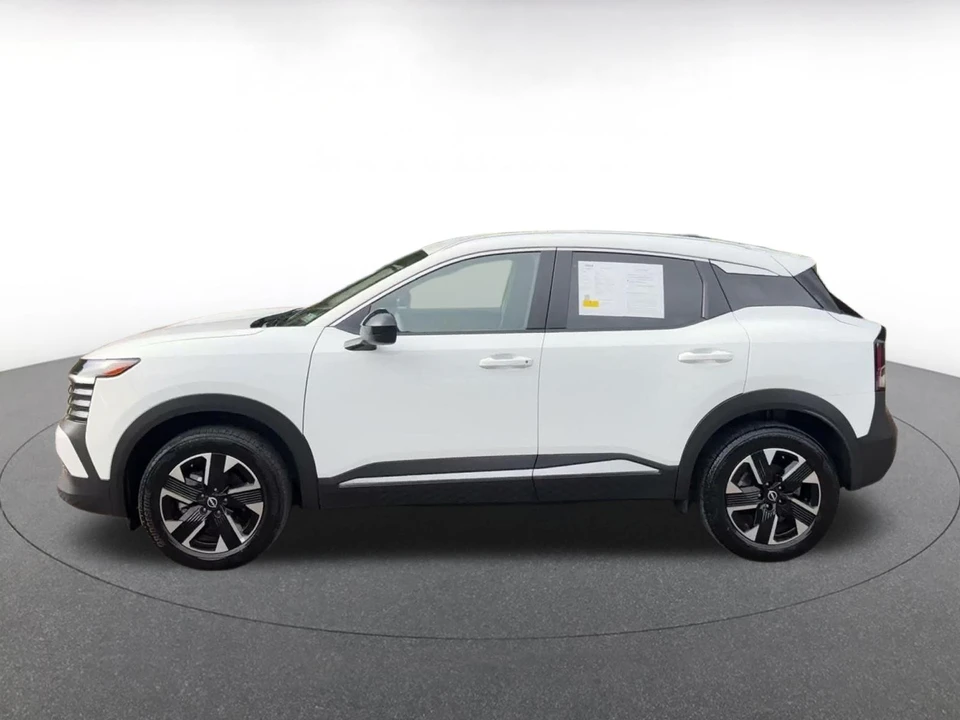 2026 Nissan Kicks - Image 11 of 31