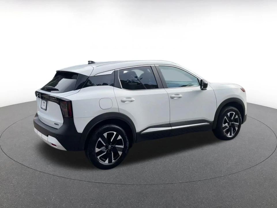 2026 Nissan Kicks - Image 17 of 31
