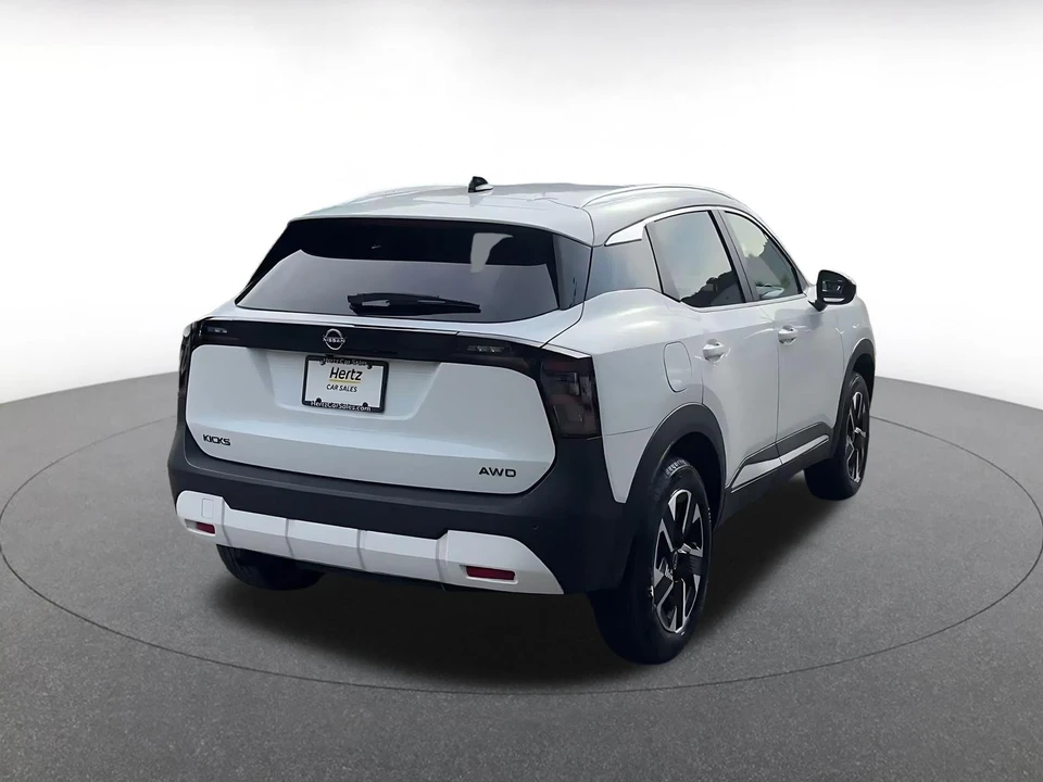 2026 Nissan Kicks - Image 16 of 31