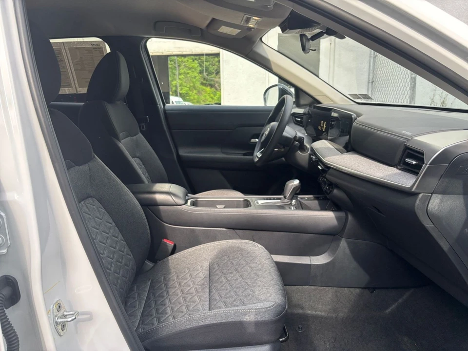 2026 Nissan Kicks - Image 27 of 31