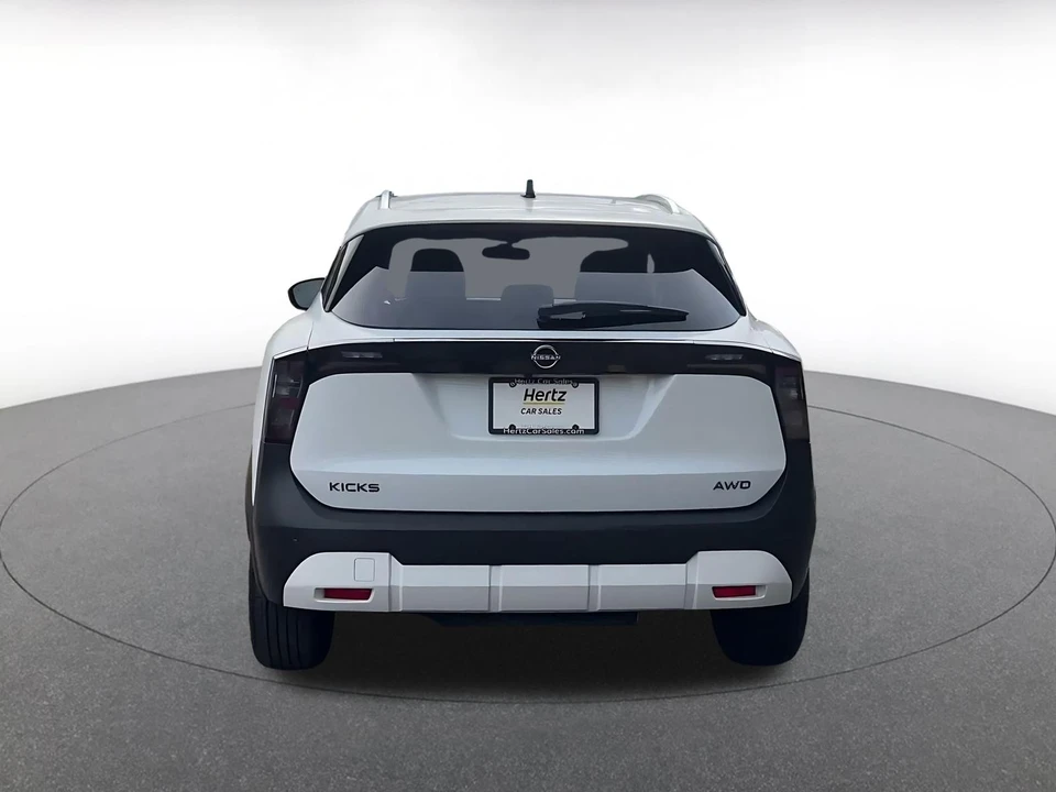 2026 Nissan Kicks - Image 14 of 31