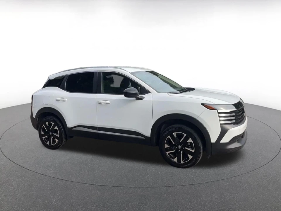 2026 Nissan Kicks - Image 2 of 31