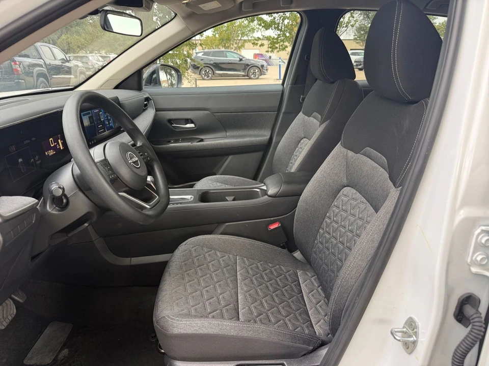 2026 Nissan Kicks - Image 29 of 31