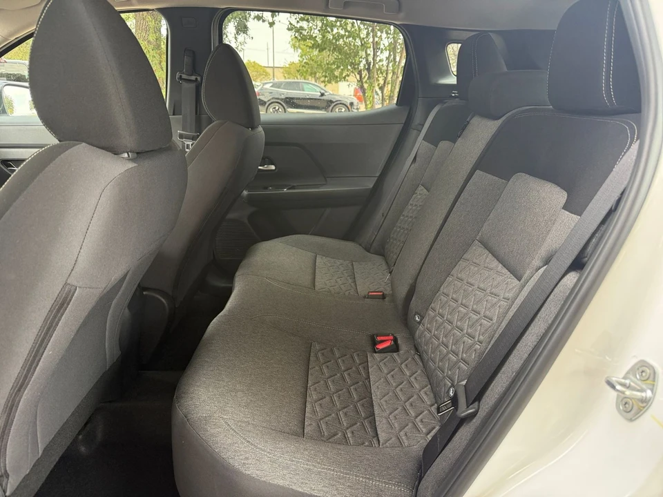 2026 Nissan Kicks - Image 28 of 31