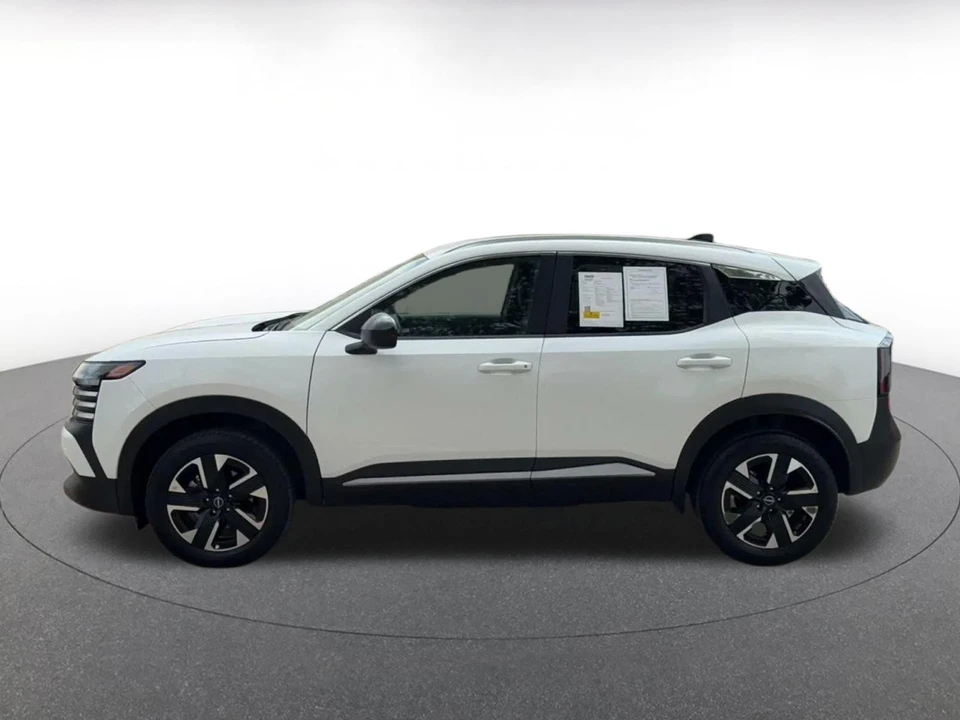 2026 Nissan Kicks - Image 12 of 31