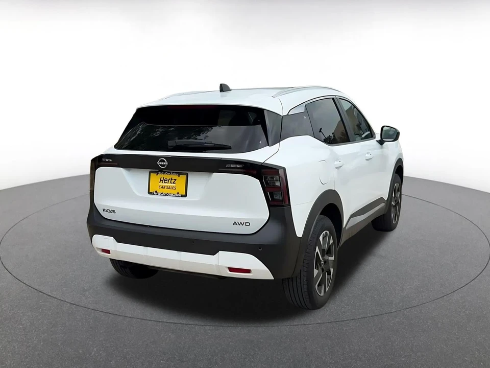 2026 Nissan Kicks - Image 15 of 31
