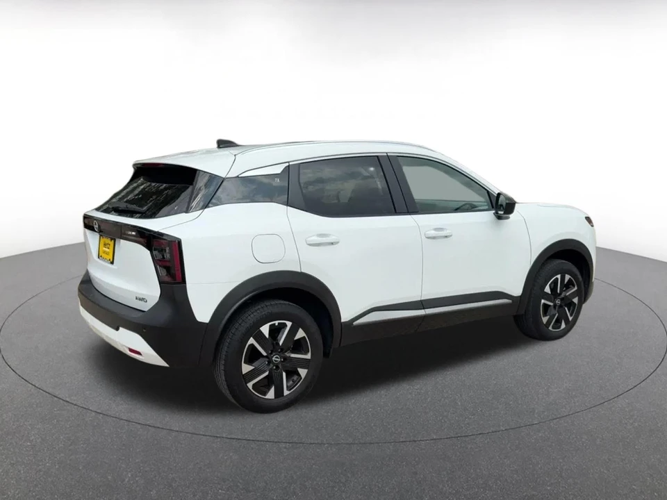 2026 Nissan Kicks - Image 16 of 31