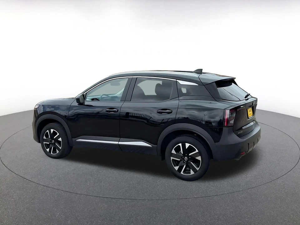 2026 Nissan Kicks - Image 11 of 31