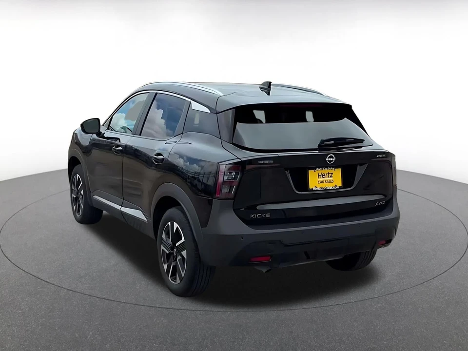 2026 Nissan Kicks - Image 12 of 31