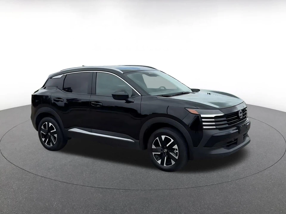 2026 Nissan Kicks - Image 2 of 31
