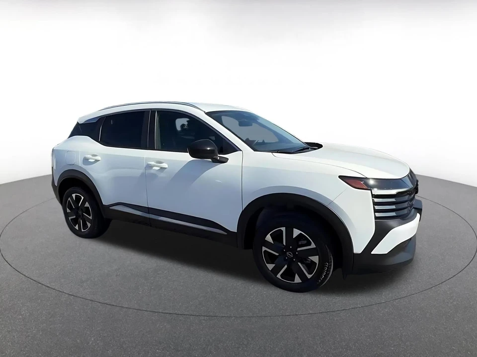 2026 Nissan Kicks - Image 2 of 31