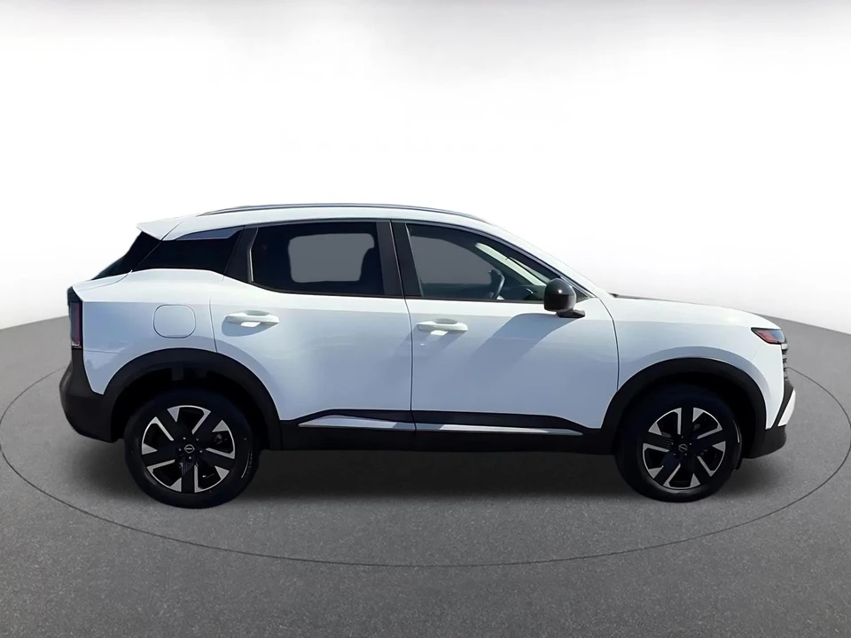 2026 Nissan Kicks - Image 17 of 31