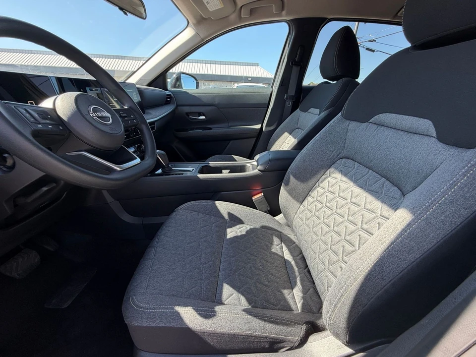 2026 Nissan Kicks - Image 27 of 31