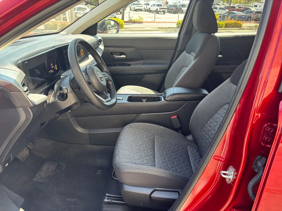 2026 Nissan Kicks - Image 27 of 31