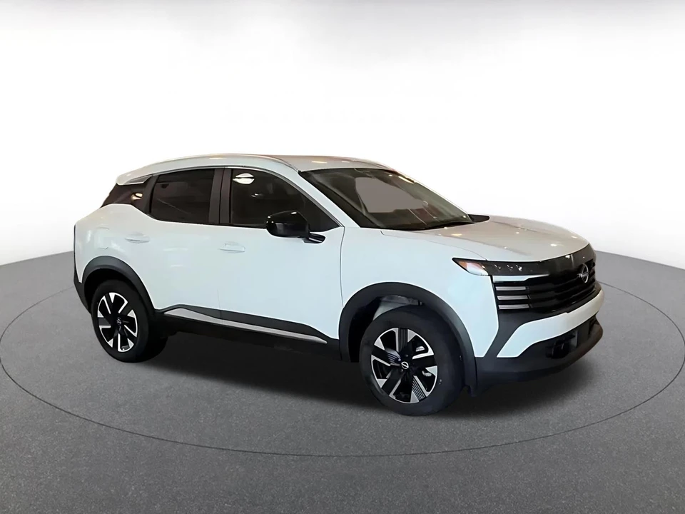2026 Nissan Kicks - Image 2 of 31