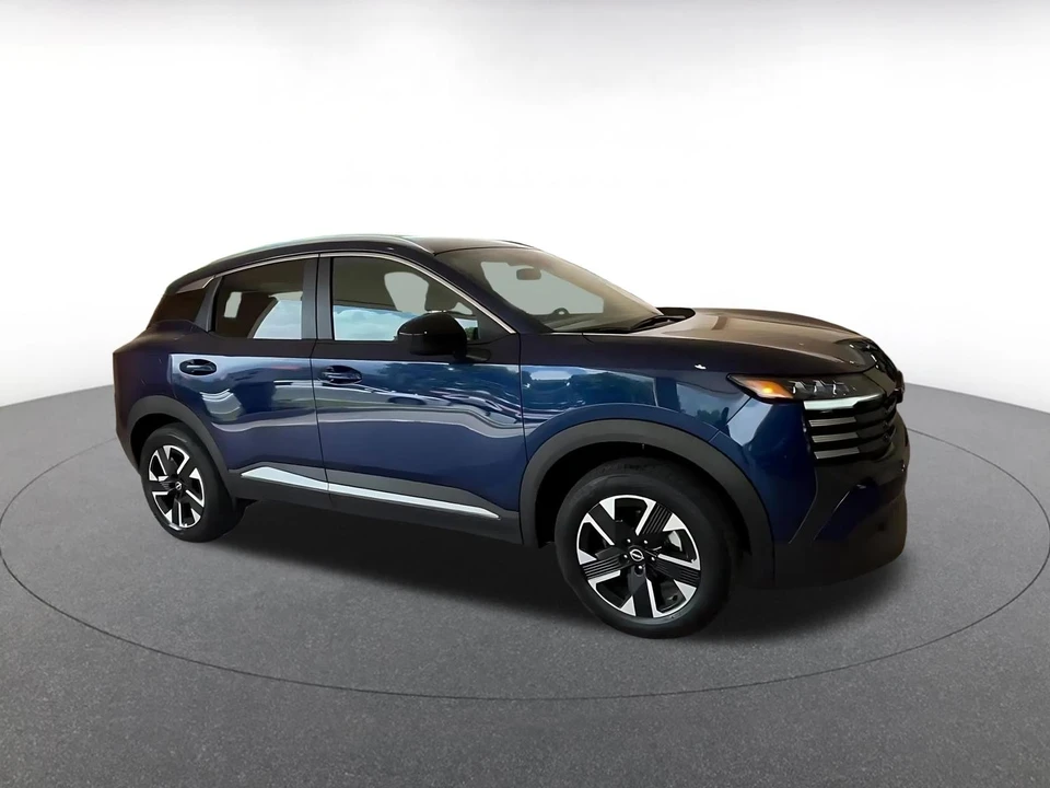2026 Nissan Kicks - Image 2 of 31