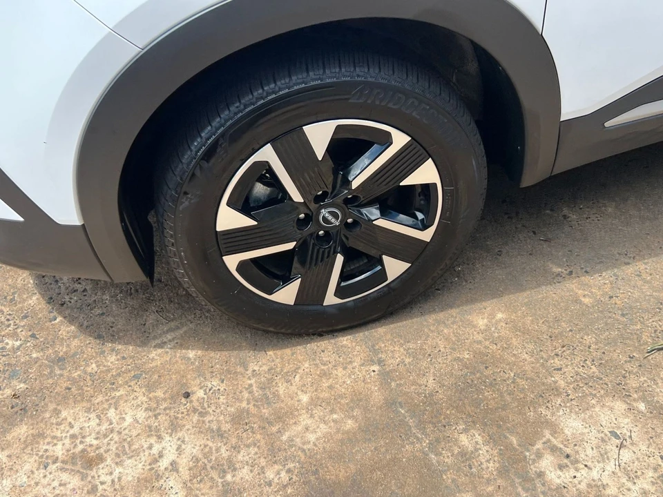 2026 Nissan Kicks - Image 27 of 31