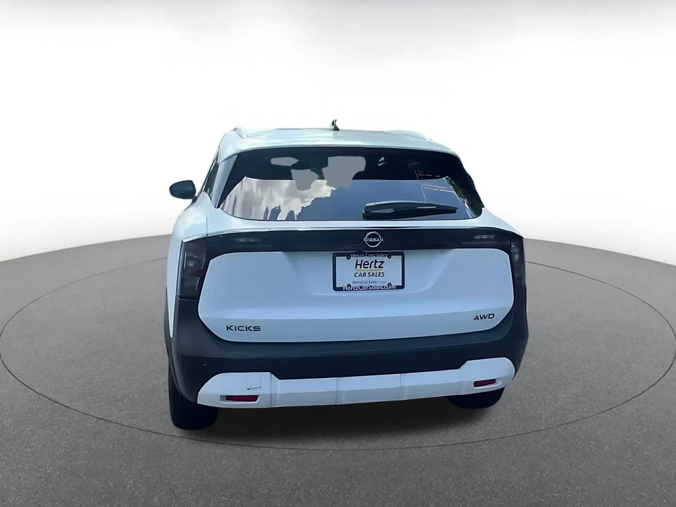 2026 Nissan Kicks - Image 14 of 31