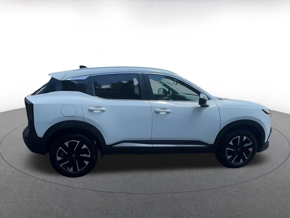 2026 Nissan Kicks - Image 17 of 31