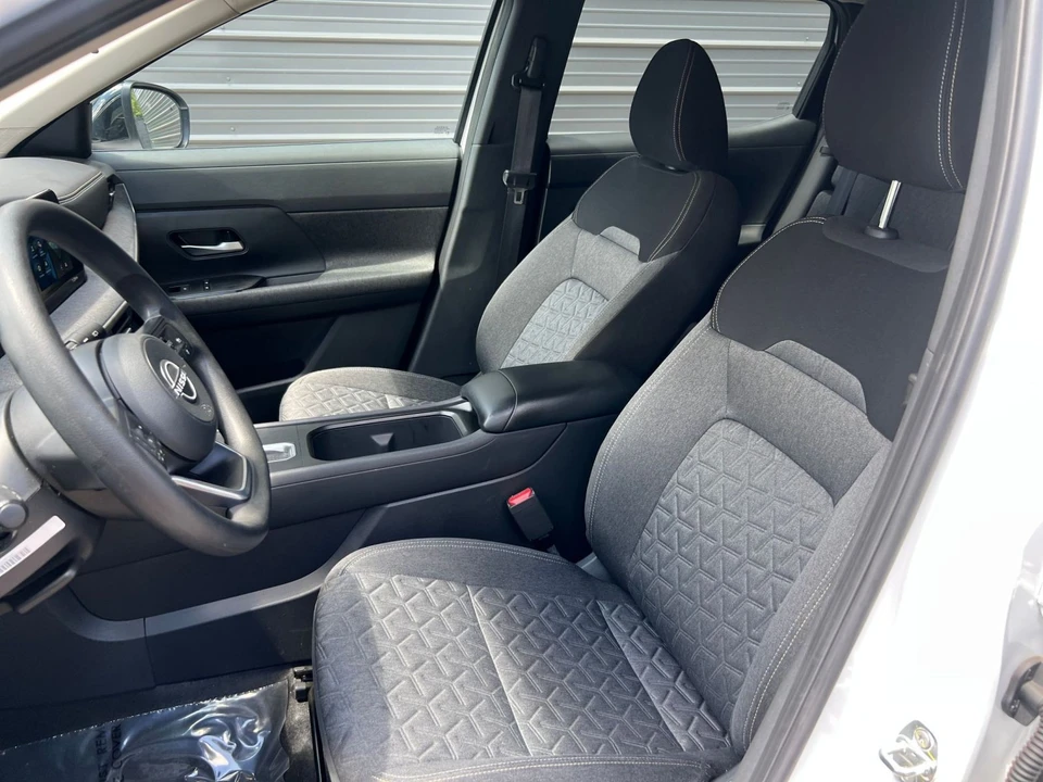 2026 Nissan Kicks - Image 24 of 31