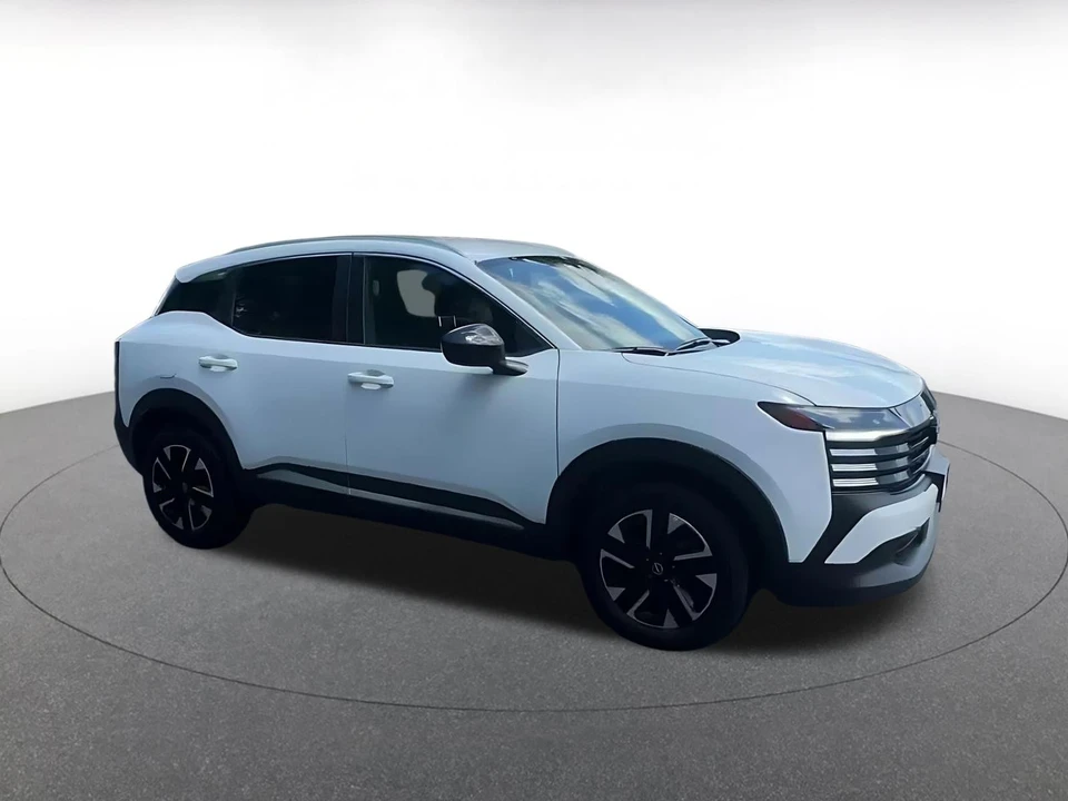 2026 Nissan Kicks - Image 2 of 31