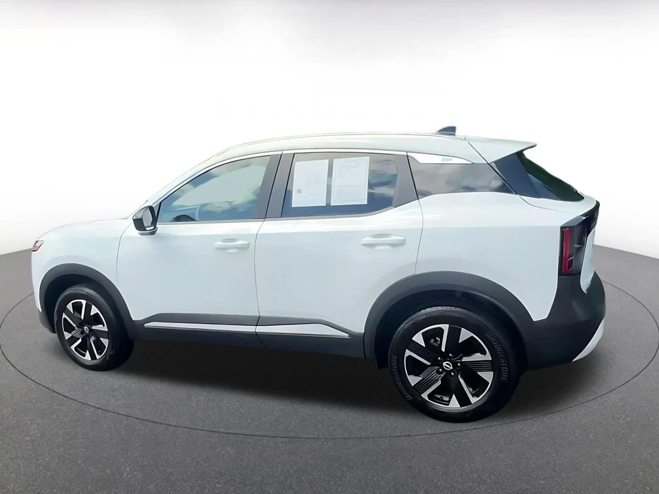 2026 Nissan Kicks - Image 11 of 31