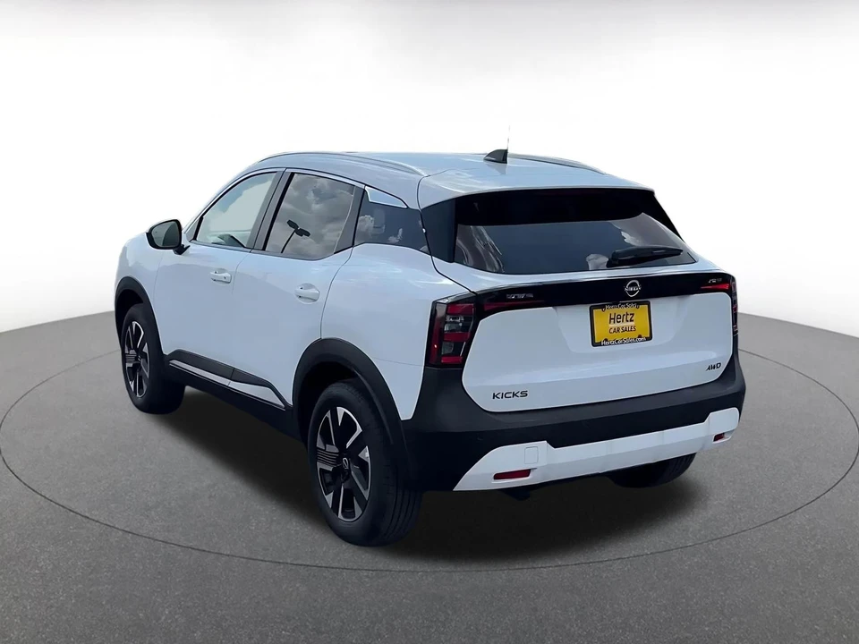 2026 Nissan Kicks - Image 13 of 31