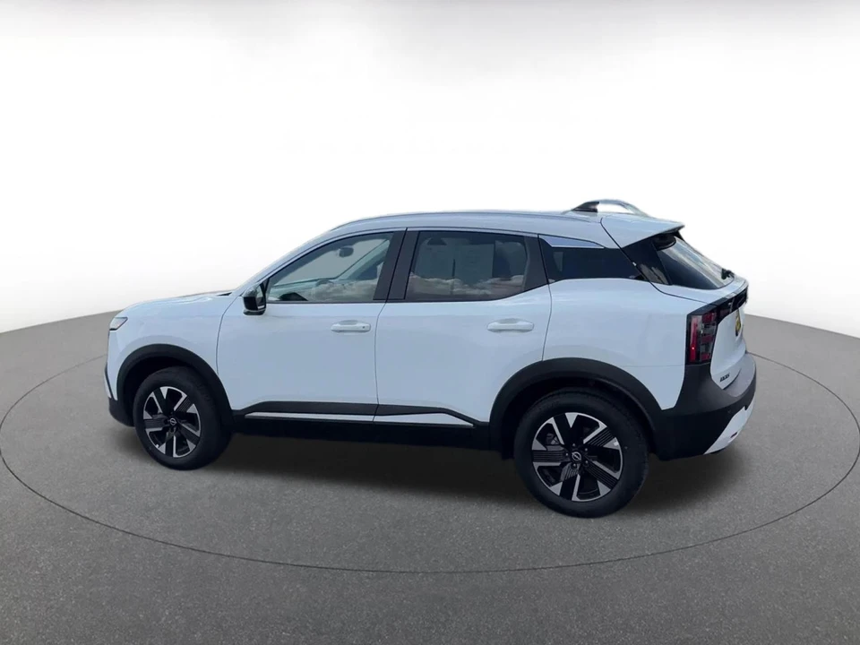 2026 Nissan Kicks - Image 12 of 31