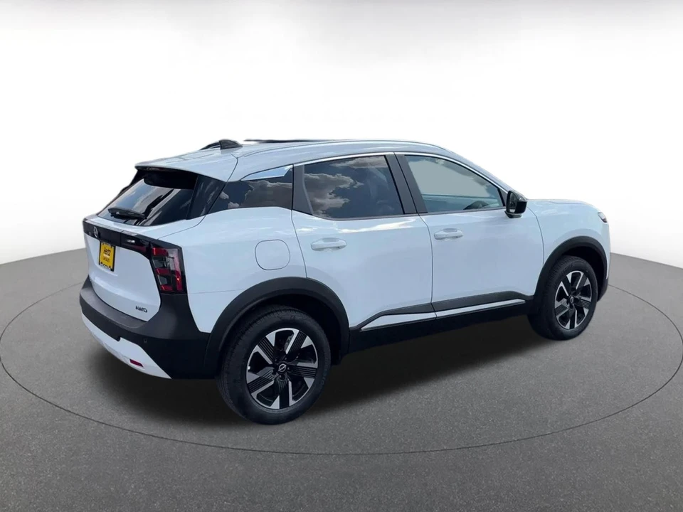 2026 Nissan Kicks - Image 17 of 31