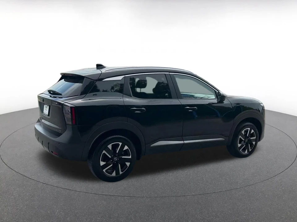 2026 Nissan Kicks - Image 16 of 31