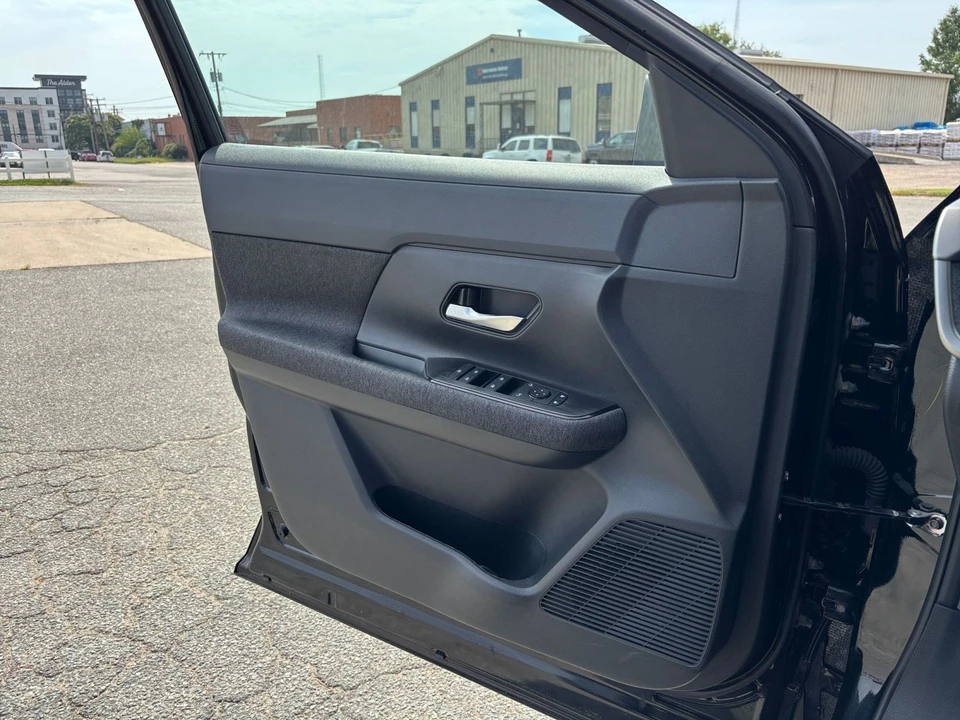 2026 Nissan Kicks - Image 20 of 31