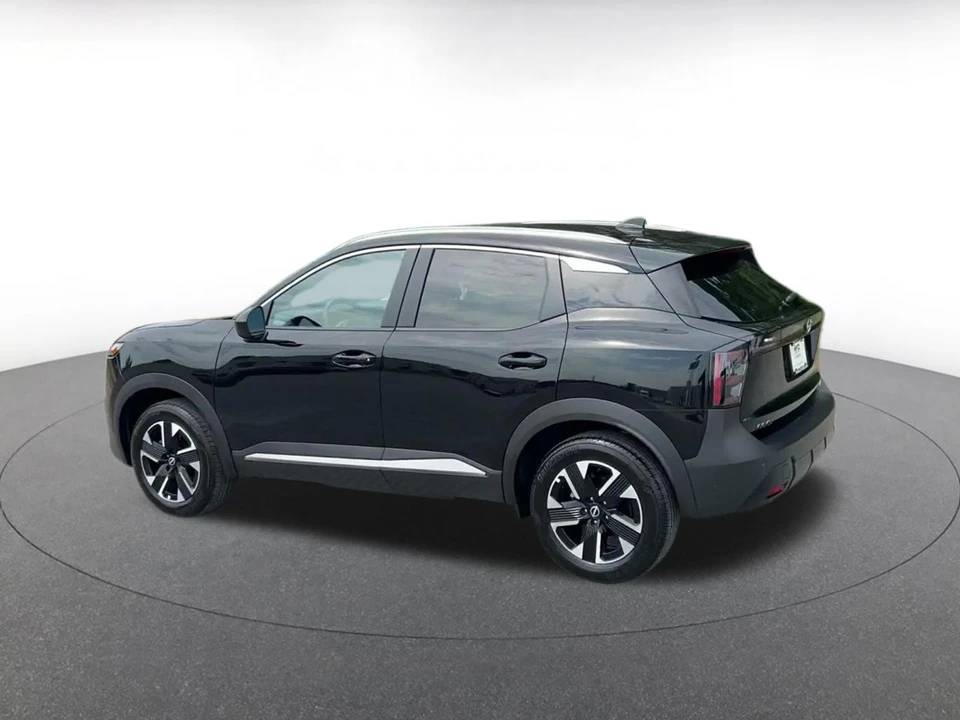 2026 Nissan Kicks - Image 11 of 31