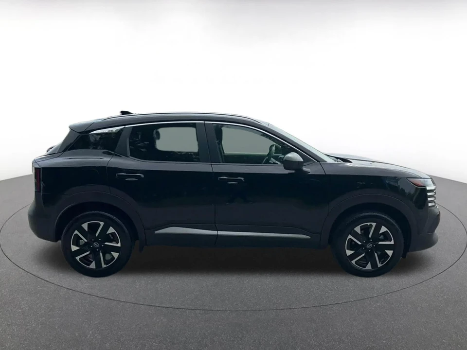 2026 Nissan Kicks - Image 17 of 31
