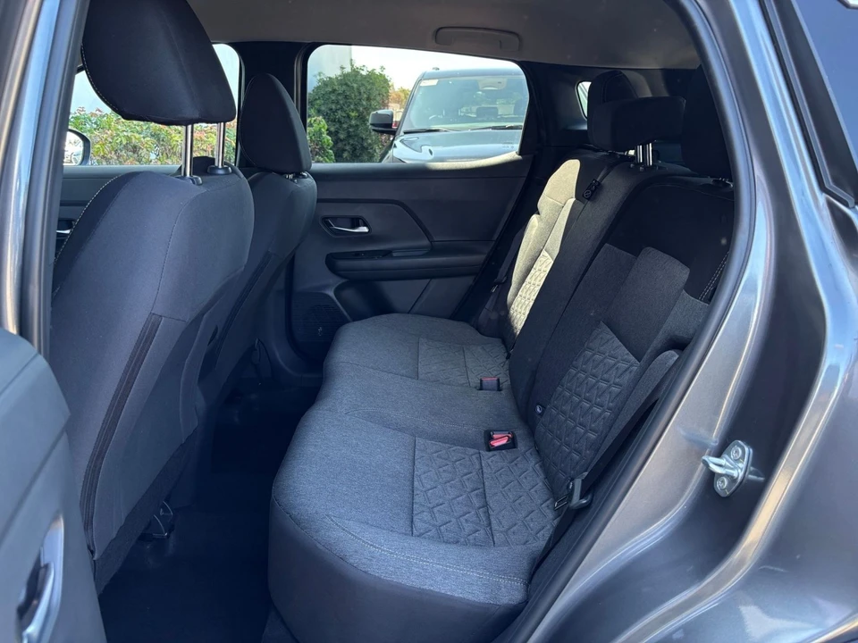 2026 Nissan Kicks - Image 26 of 31