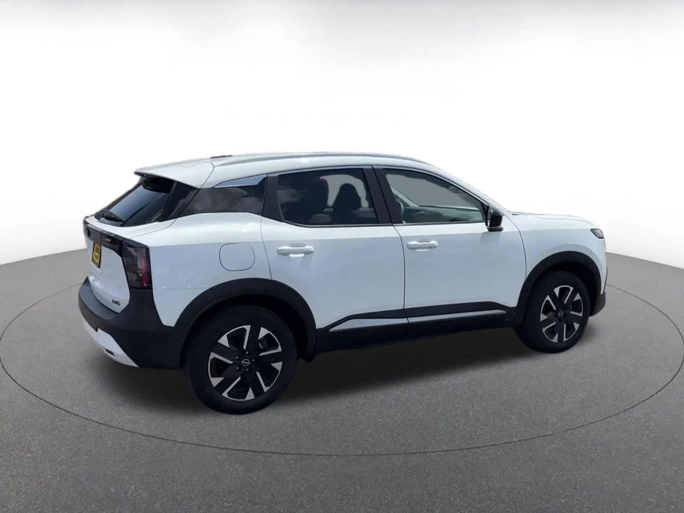 2026 Nissan Kicks - Image 16 of 31