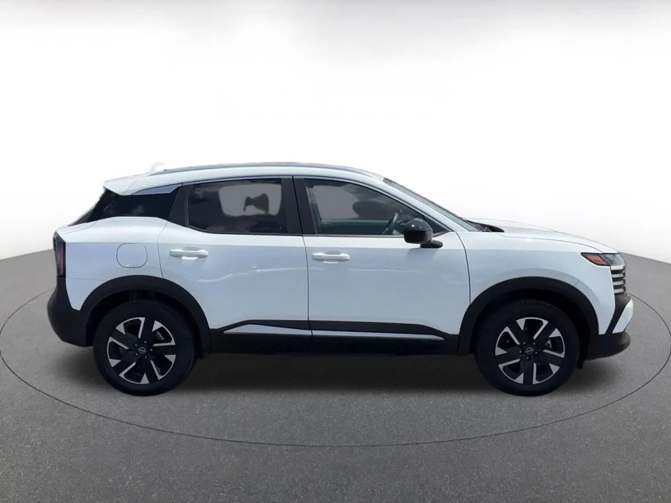 2026 Nissan Kicks - Image 17 of 31