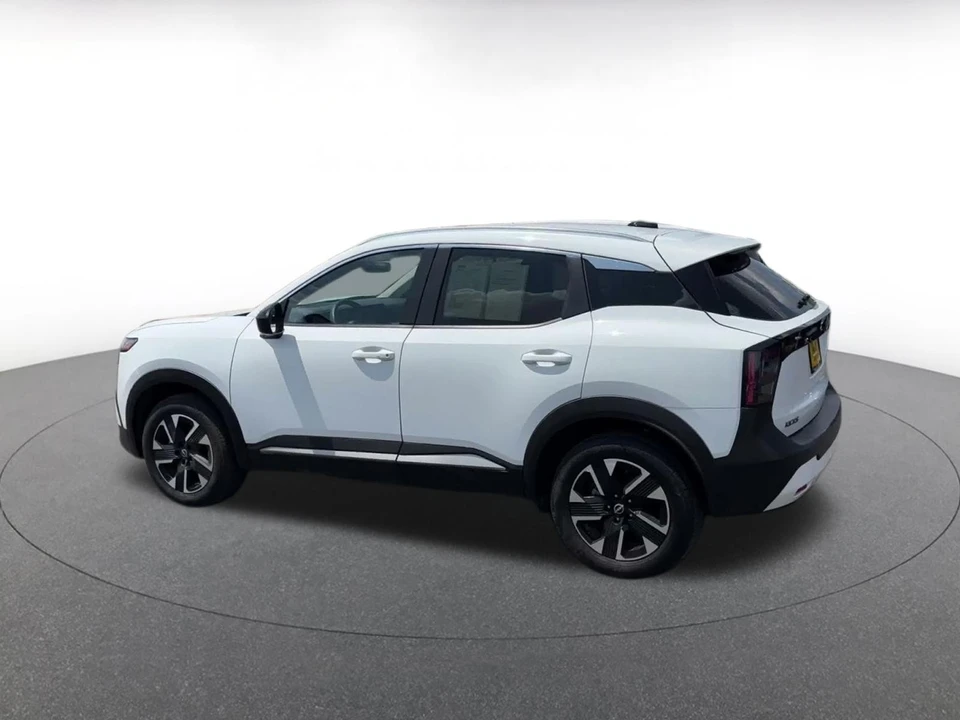 2026 Nissan Kicks - Image 11 of 31